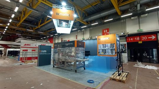 Jakie elementy stoiska targowego najbardziej wpływają na ruch odwiedzających?