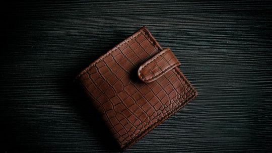 Portfele ze skóry – praktyczny przewodnik eksperta Portfele ze skóry – praktyczny przewodnik eksperta