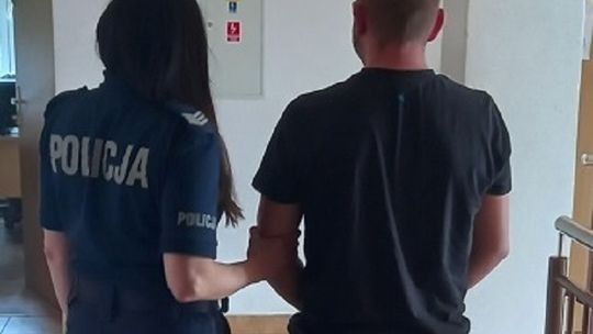 Poszukiwany wpadł... bo jechał po pijaku samochodem