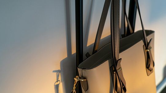 Torebka polska projektantka – jak wybrać model, który naprawdę do Ciebie pasuje? Torebka polska projektantka – jak wybrać model, który naprawdę do Ciebie pasuje?