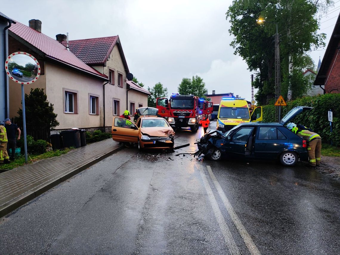 Groźny wypadek w Sobowidzu! Dwie osoby poszkodowane